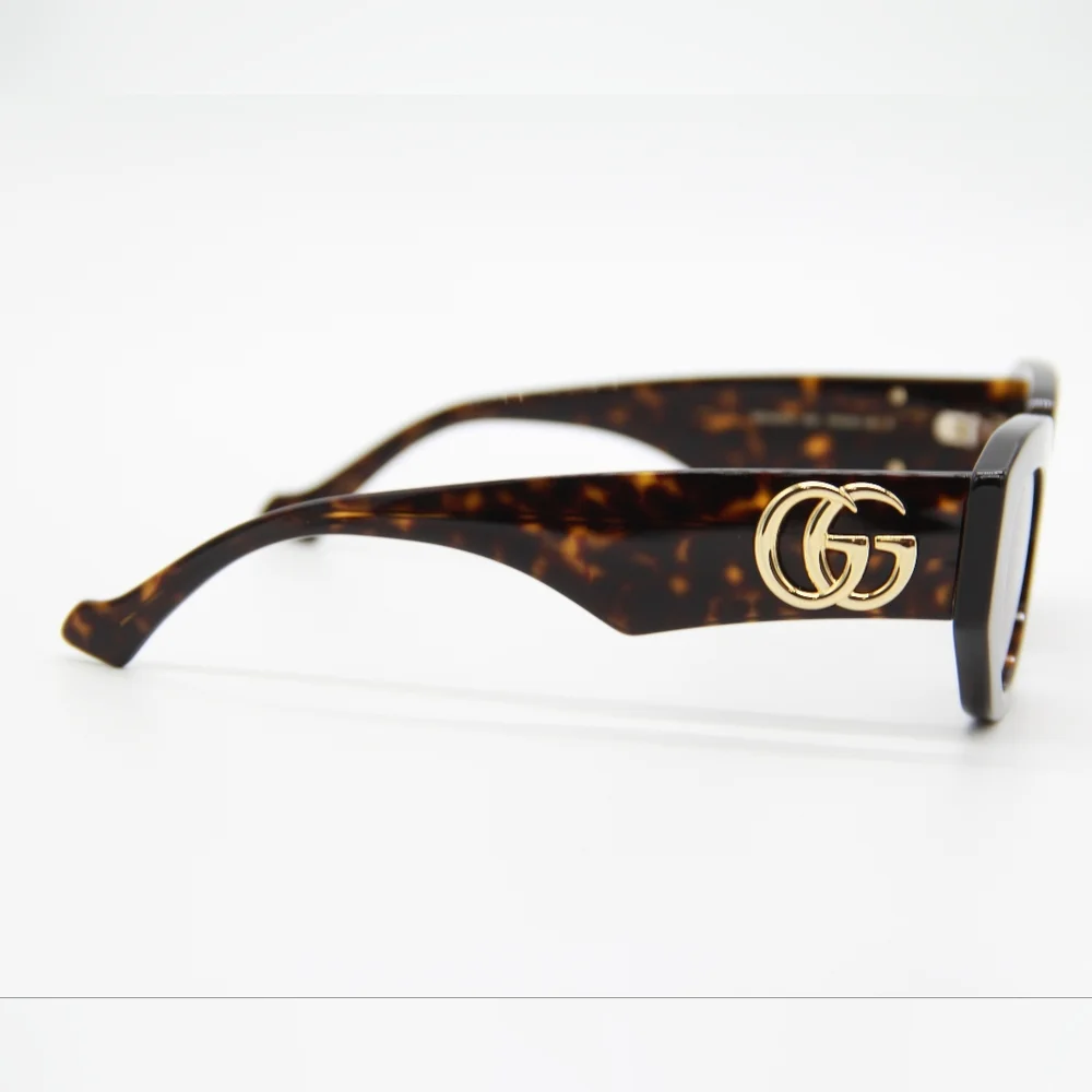 Gucci model gg1421s